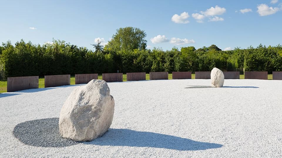 Sculptural Contrasts