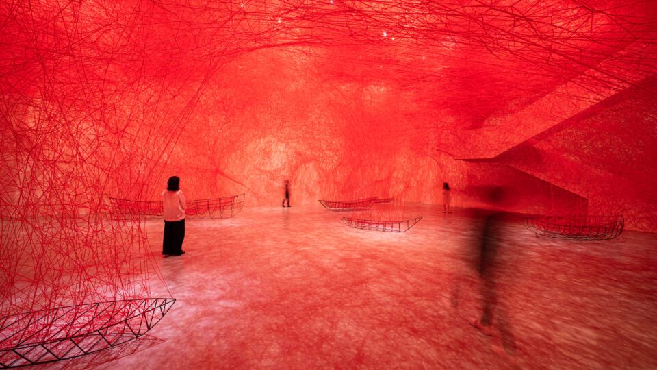 Chiharu Shiota, Uncertain Journey (2016/2019), Mori Art Museum, Tokyo